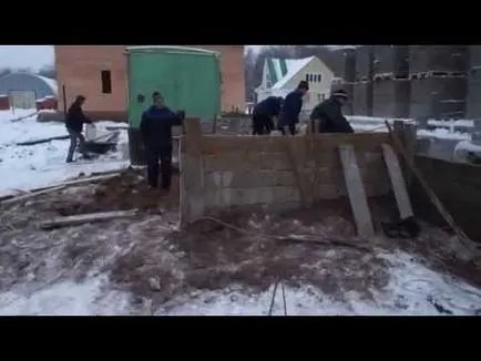 Ömlött az alapítvány fagypont alatti hőmérsékleten, mint a helyes dolog télen