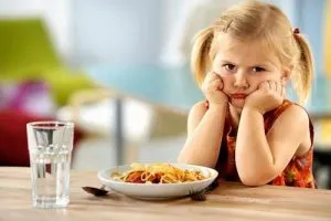 Защо не може да принуди детето да се храни със сила