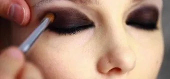 Lépésről lépésre make-up technikát különböző arc formák, segít a kezdőknek