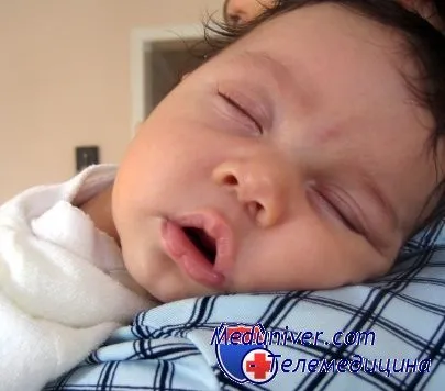 Продължителността на съня на бебето от 0-3 месеца