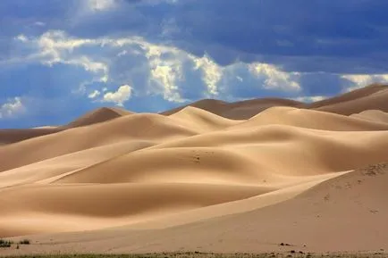 Пустиня Гоби - недостъпни и красива
