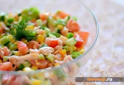 Saláta füstölt csirke és friss zöldségek „Parizhel” - lépésről lépésre recept titkos összetevőket
