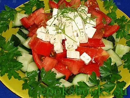 Salata cu branza feta, castraveti si rosii