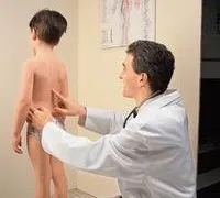 Scolioza în diagnosticarea copiilor, prevenire, tratament, centru de sănătate medic Ogarko