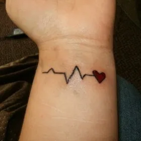 szív tetoválás