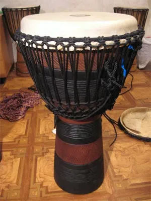 csere a bőr a djembe (Jambi, Jambi, dob), ha djembe tört