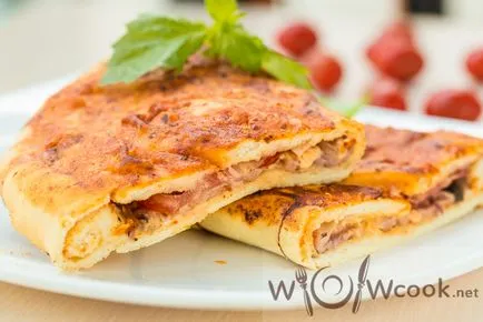 reteta de pizza calzone închisă cu șuncă și ciuperci