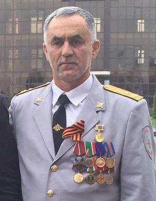 6 őrjítő tényeket az esküvő a régi ezredes, 17 éves iskoláslány csecsen