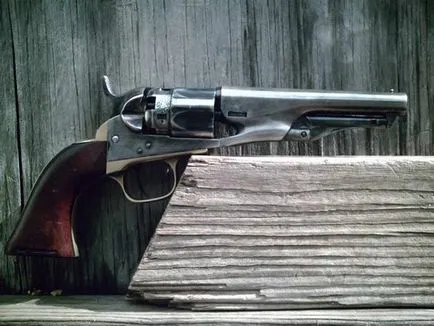 8 Híres Colt revolver