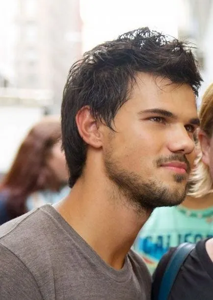 Actorul Taylor Lautner și fotografia lui tunsoare elegant, tunsori si coafuri foto