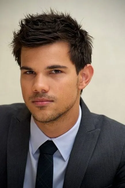 Actorul Taylor Lautner și fotografia lui tunsoare elegant, tunsori si coafuri foto