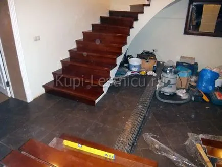 Scări de beton termina cu propriile sale mâini