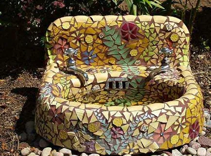 17 прекрасна градина декорации, декорирани с мозайки