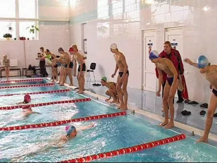 Деца плуване в басейна - това е необходимо да се научи детето да плува