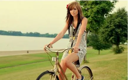Ezoterikus lány nők elleni kerékpáros