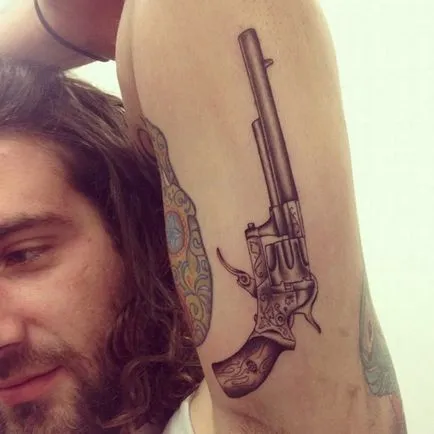 Снимки и значение на пистолет татуировка