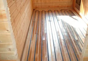 Cum se montează corect o podea caldă sub podea din lemn laminat