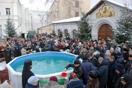 Как да използвате осветено масло след причастие - тайнството Миропомазване на болните - религия