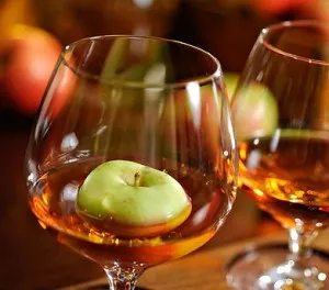 Hogyan készítsünk calvados alma házi receptek egyszerű és klasszikus (vélemény)