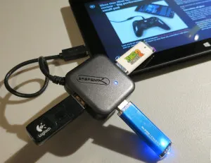 Как да изтеглите Android таблет файл на USB флаш устройство