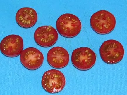 Зеле салата с чери домати