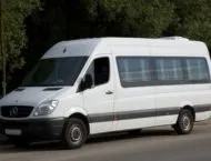 Béreljen van Mercedes Sprinter vezetővel