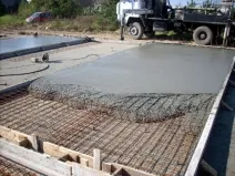 A háló esztrichnél betonaljzat