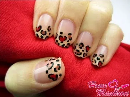Leopard bevon a körmökre kép manikűr egy macska print