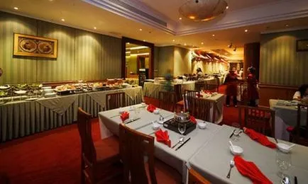 Bayok Sky Hotel в Банкок, наблюдение палуба, ресторант