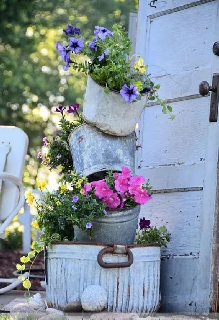 Nu vă grăbiți să aruncați lucruri nedorite vechi sau cum de a decora casa și grădina