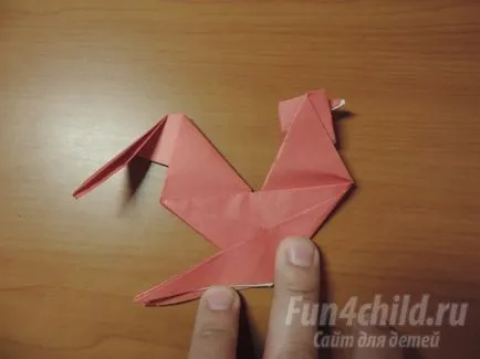 Origami rooster - un simbol al 2017 Cockerel cu mâinile