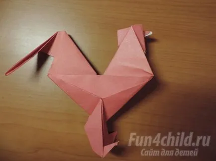 Origami rooster - un simbol al 2017 Cockerel cu mâinile