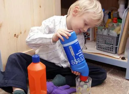 Отравянето почистване дете домакинство - здравето на децата - детство заедно