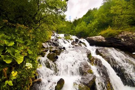 Odihnească-se în Dombai mai