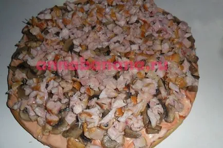 Pizza a kész torta a mikrohullámú