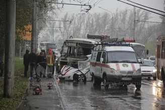 Rudele celor uciși într-un accident cu o procesiune de nunta în Novokuznetsk cere ajutor