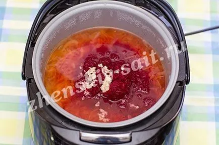 Borscs a multivarka Polaris 0517 - recept fotókkal, hogyan kell főzni vegetáriánus leves