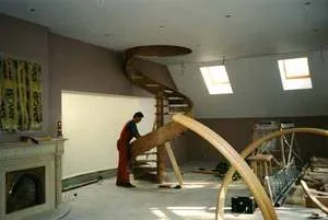 Kiszámítása a méret a spirális lépcsőház a példákban, az anyag és a design a gyártási