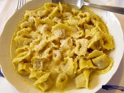 Recept olasz tortellini hússal és sajttal a levest otthon