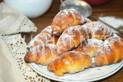 Bagel élesztőből tésztát lekvárral