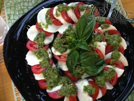 Caprese saláta recept mozzarellával és pesto, hozoboz - ismerjük mind az étel