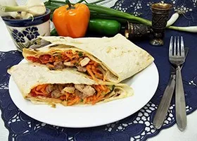 Shawarma рецепта с пиле и корейски моркови