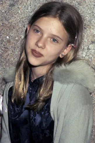 Színésznő Scarlett Johansson alakulása stílus az első kiadvány 1996-ban a mai napig,