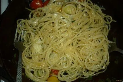 Spagetti koktélparadicsommal recept egy fotó