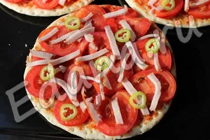 Ham, tomate pizza pe finit Korzh