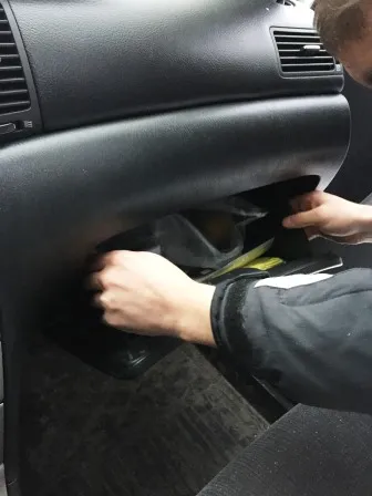 Cseréje a fülke szűrő Toyota Corolla E120 - Autószerviz saját kezét, videók és kézikönyvek