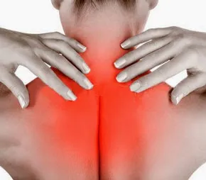 Fájdalom a gerinc, a lapockák között okok és a kezelés