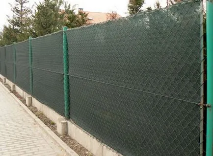 Gardul aproape de plasa cu ochiuri - opt moduri de a face gard opac