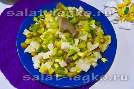 salata dietetice de la o ridiche cu cartofi și ciuperci reteta cu o fotografie