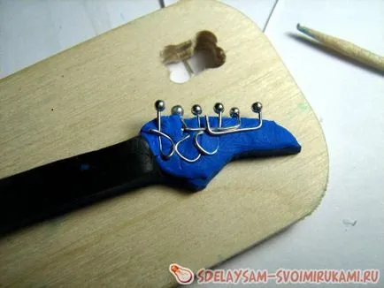 Електрическа китара направена от полимер глина, майсторски клас със собствените си ръце